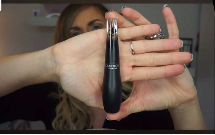 ریمل مشکی لانکوم با طراحی لوکس و حرفهای 5. عکس ریمل بلندکننده و حجمدهنده لانکوم گرندیوس اکستریم