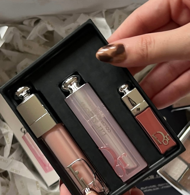 براقکننده لب مرطوبکننده|برق لب حجمدهنده و نرمکننده |لیپگلاس مرطوبکننده لب |حجم دهنده لب دیور