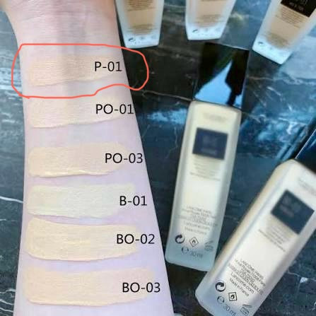 بافت کرم پودر مایع و تست رنگ تینت ایدول لانکوم روی دست