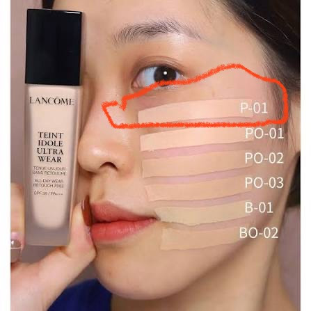 تست رنگ کرم پودر تینت ایدول لانکوم P01 نچرال روی پوست با پوشش طبیعی